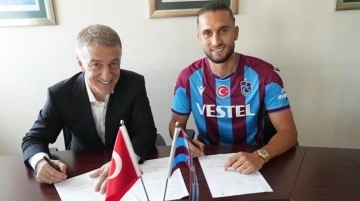 Yusuf Yazıcı resmen Trabzonspor'da! Formayı giyip imzayı attı
