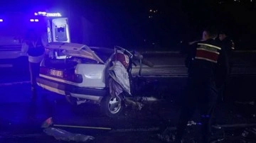 Zonguldak'ta feci kazada otomobil ikiye bölündü: 1 ölü, 5 yaralı