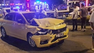 Zonguldak'ta taksi ile otomobil çarpıştı, 10 kişi yaralandı!